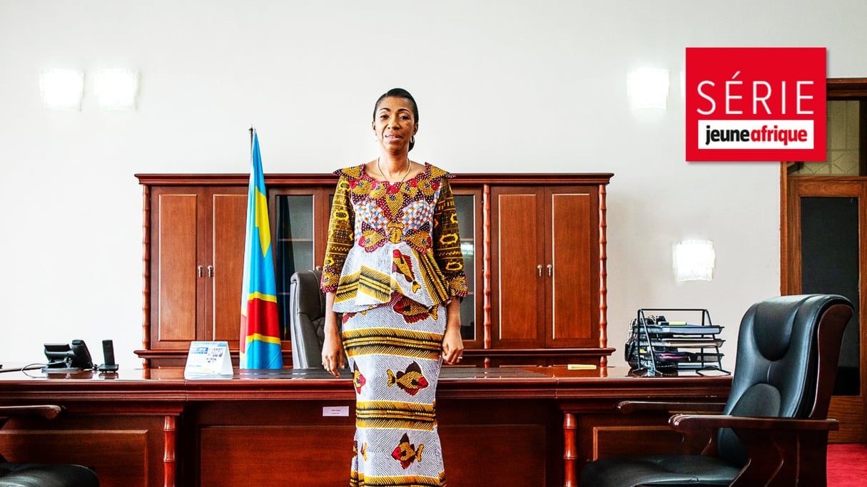 Jeannine Mabunda, dans son bureau du Palais du Peuple, siège de l’Assemblée, à Kinshasa, RDC, le 11 mai 2019. © Caroline Thirion