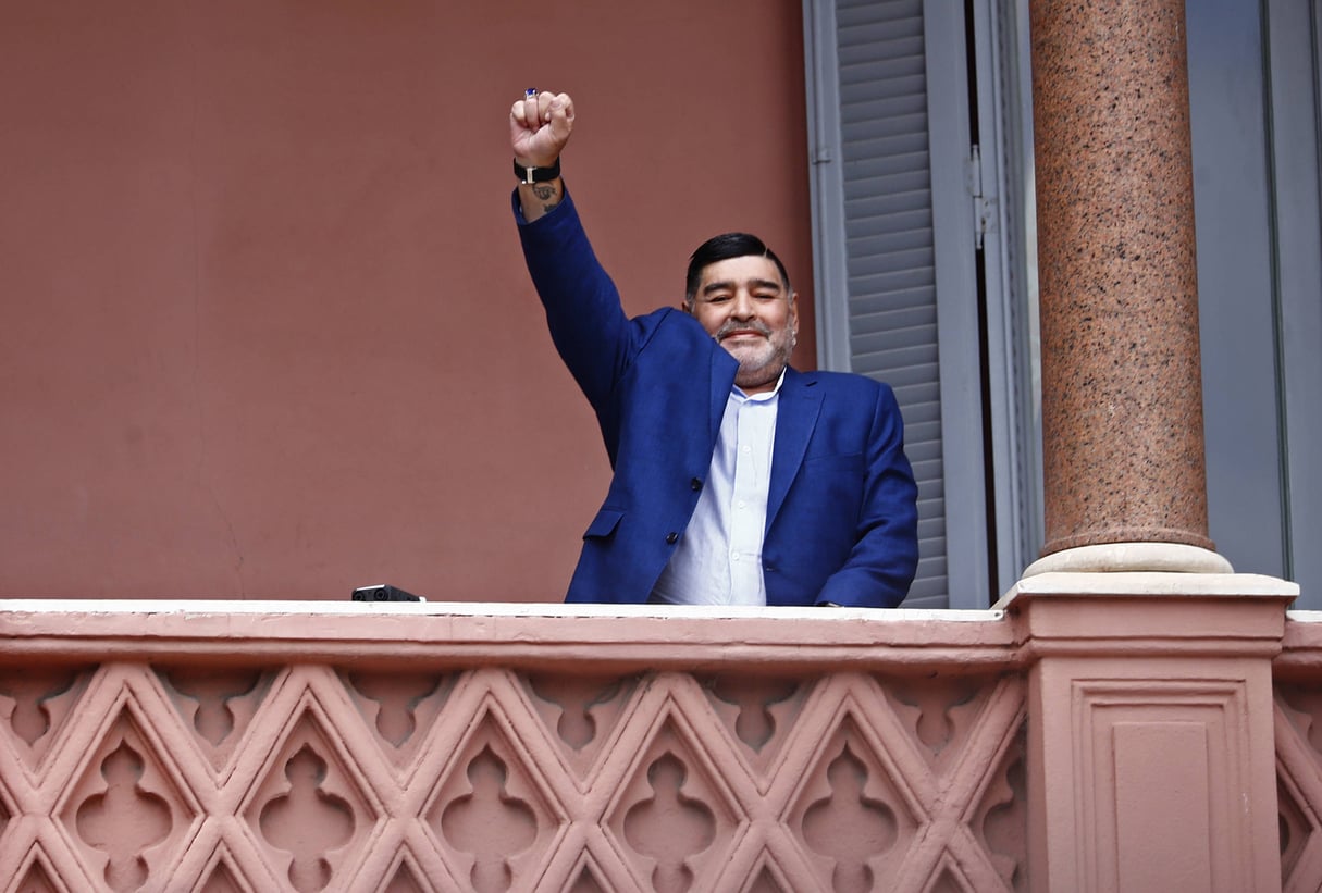 Diego Maradona, devant une foule de fans argentins, le 26 décembre 2019. &copy; Marcos Brindicci/AP/SIPA