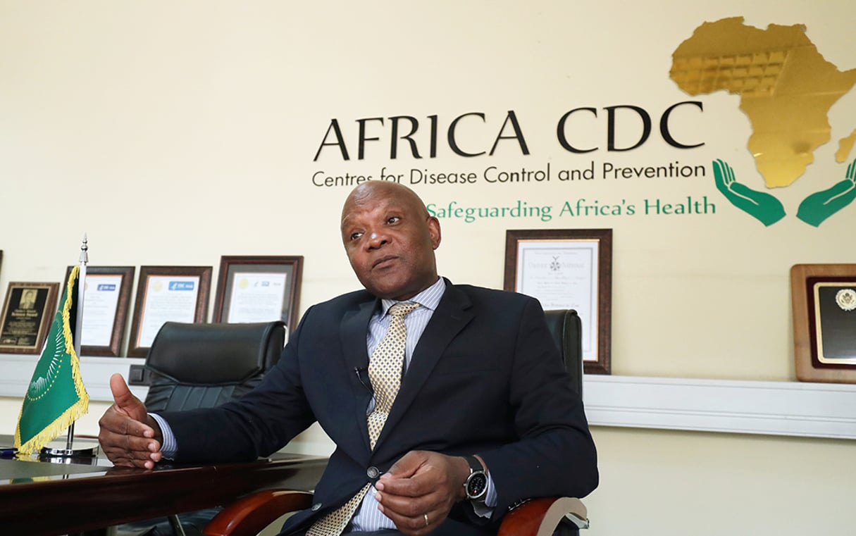 John Nkengasong, directeur de l’Africa CDC, s’exprime lors d’un entretien au siège de l’Union africaine (UA) à Addis-Abeba, en Ethiopie, le 11 mars 2020. © REUTERS/Tiksa Negeri