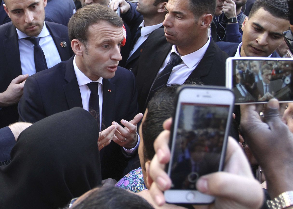 Emmanuel Macron en visite à Alger, en décembre 2017. © AP Photo/Anis Belghoul