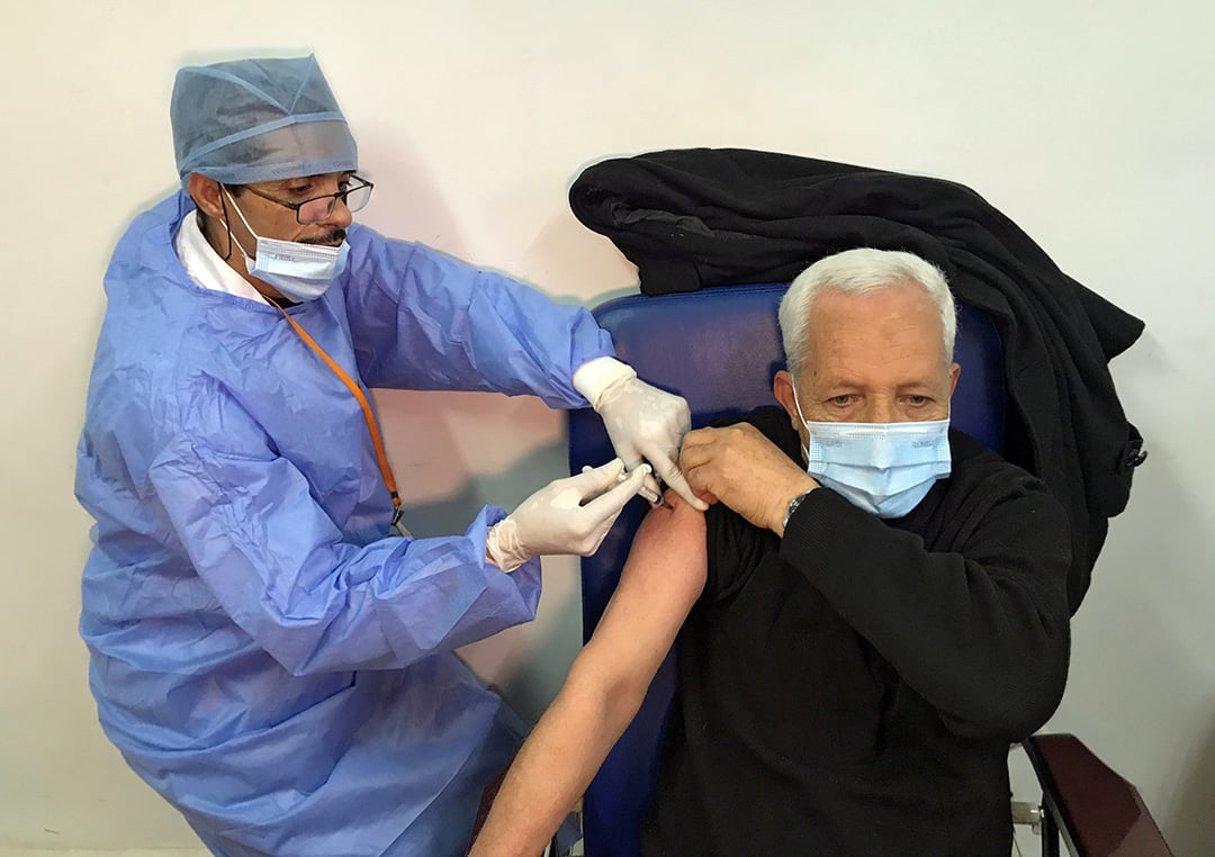 Injection du vaccin Spoutnik-V à Blida, en Algérie, le 30 janvier 2021. © Abdelaziz Boumzar/REUTERS