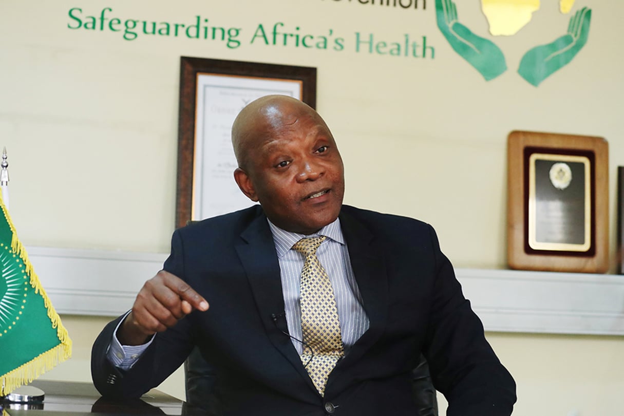 Le virologue camerounais John Nkengasong, directeur de l’Africa CDC, au siège de l’UA, à Addis-Abeba, le 11 mars 2020. © REUTERS/Tiksa Negeri