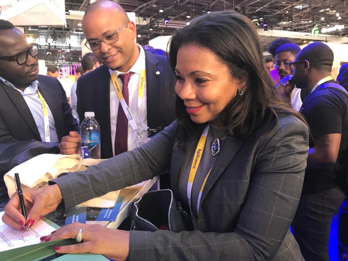 Rebecca Enonchong et Karim Sy, en 2018 lors de la signature de l’accord pour la mise en place de l’initiative Digital Africa. © aitn