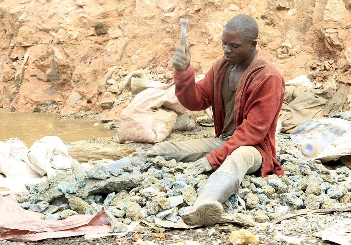 Mine artisanale de cobalt à Tulwizmbe, au Katanga. © Kenny Katombe/REUTERS