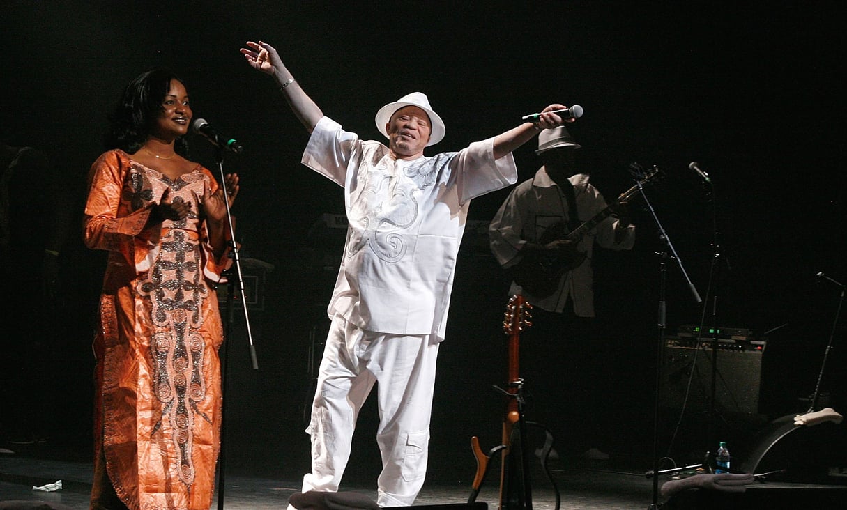 Salif Keita à l’Apollo Theater, le 9 avril 2011, à New York. © Andy Kropa/Getty Images