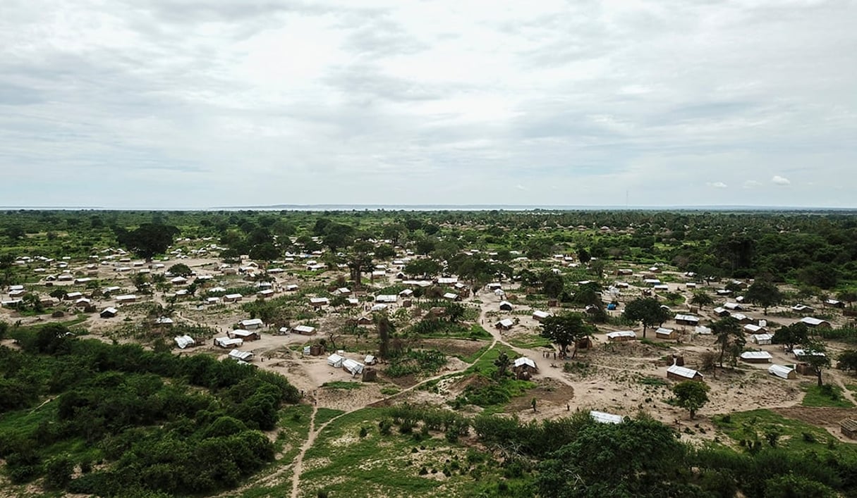 Une photo aérienne, en février 2021, de Tara Tara à Matuge, dans le nord du Mozambique © ALFREDO ZUNIGA/AFP