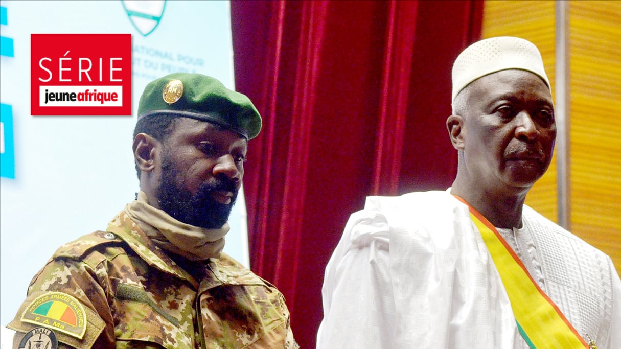 Assimi Goïta et Bah N’Daw lors de la cérémonie de prestation de serment, le 25 septembre 2020, à Bamako. © Amadou Keita/REUTERS