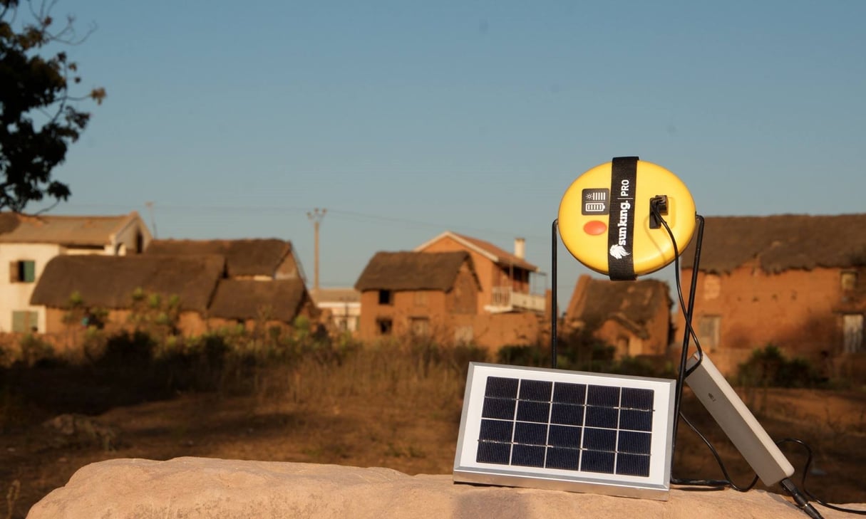 Baobab+ propose notamment des systèmes électriques décentralisés et des équipements digitaux à destination des ménages et des petites entreprises.. © Baobab+