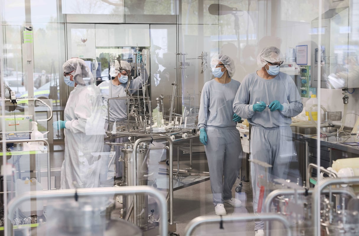 Dans les locaux d’un site de production du vaccin Pfizer à Reinbeck, en Allemagne, le 20 avril 2021. &copy; Christian Charisius/AP/SIPA