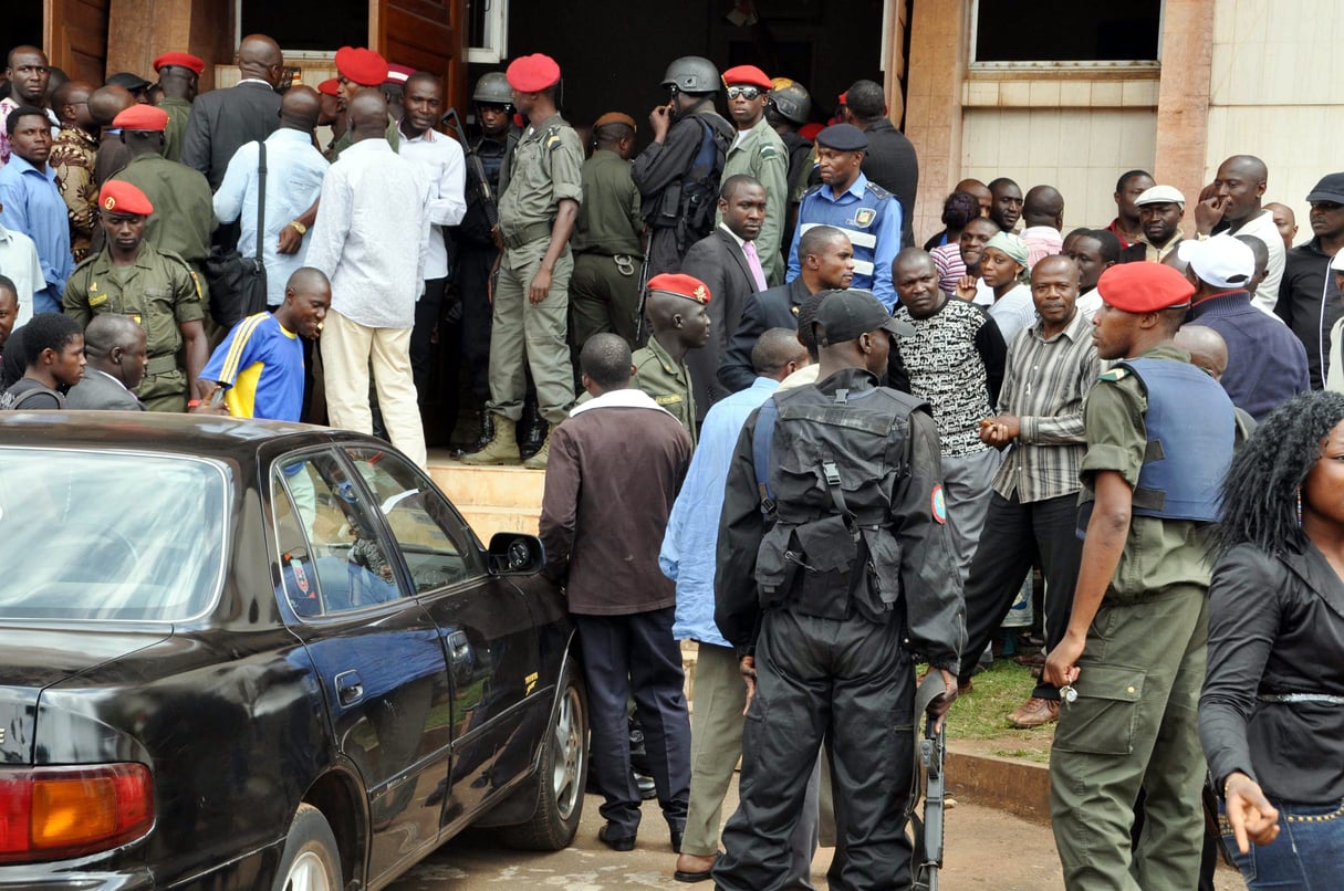 Lors de l’opération anti-corruption Epervier, au Cameroun, en 2012. © Jean Pierre Kepseu/Panapress/MAXPPP