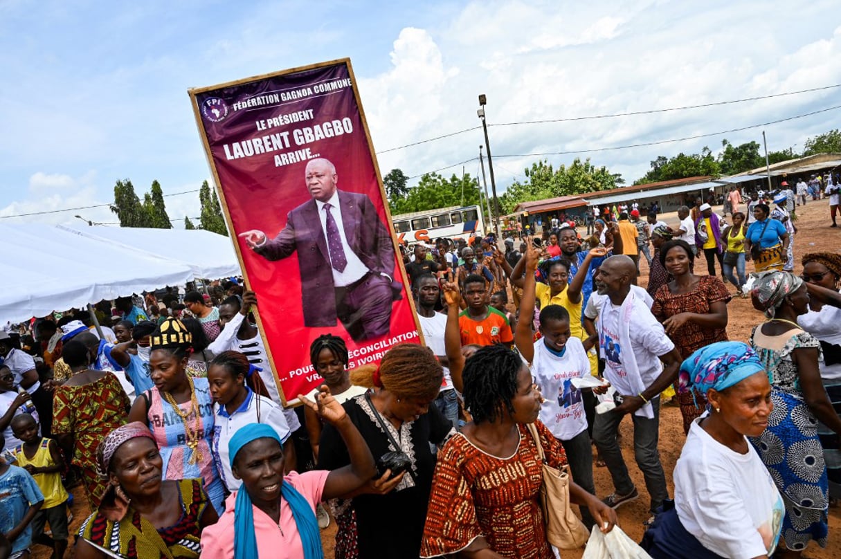 Manifestation des partisans de Laurent Gbagbo dans le village de Mama, le 13 juin 2021. © SIA KAMBOU/AFP