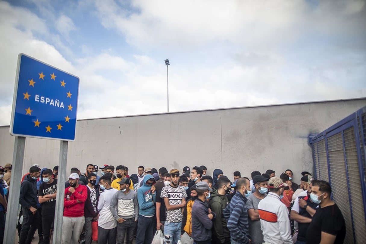 Migrants à la frontière entre le Maroc et l’Espagne. © Bruno Thevenin/SIPA