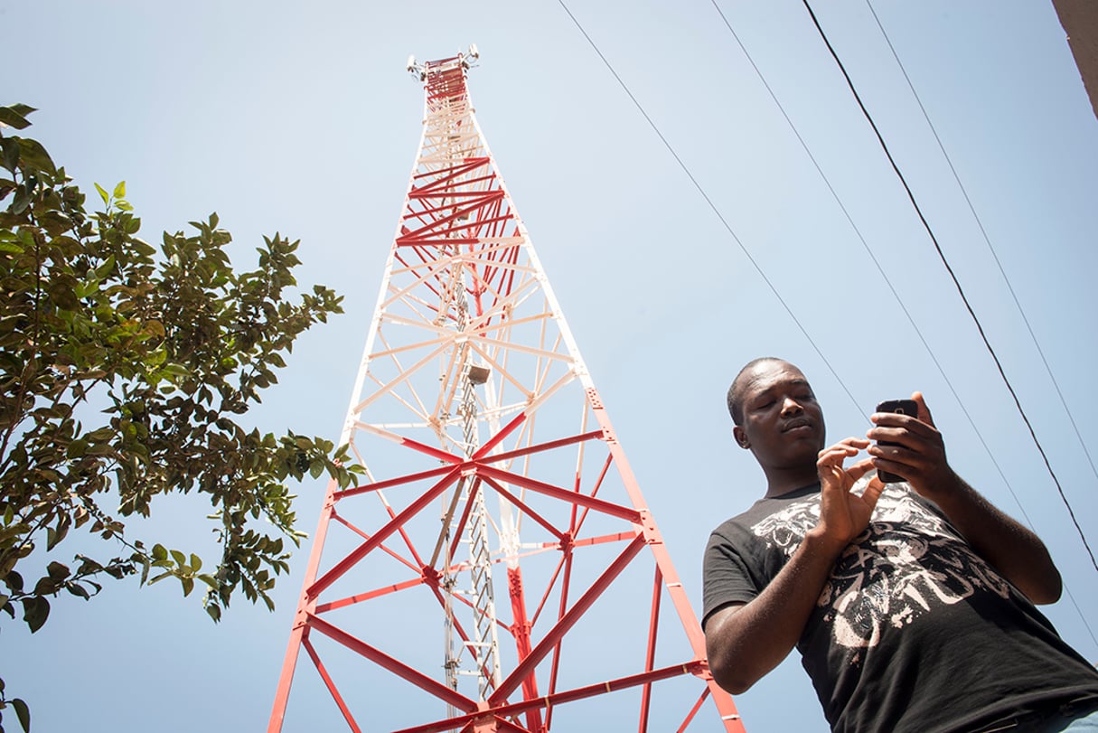 Une antenne relais du groupe Orange en Guinée. © Jean-Claude MOSCHETTI/REA