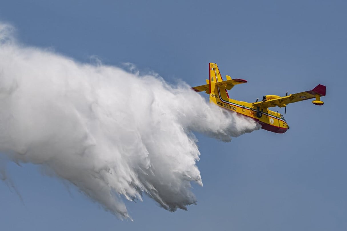 Les deux Canadair qui ont été dépêchés à Alger revenaient d’une mission en Grèce et en Italie, où ils sont intervenus contre les incendies de forêt (illustration). © Salvatore Allegra/Anadolu Agency/AFP