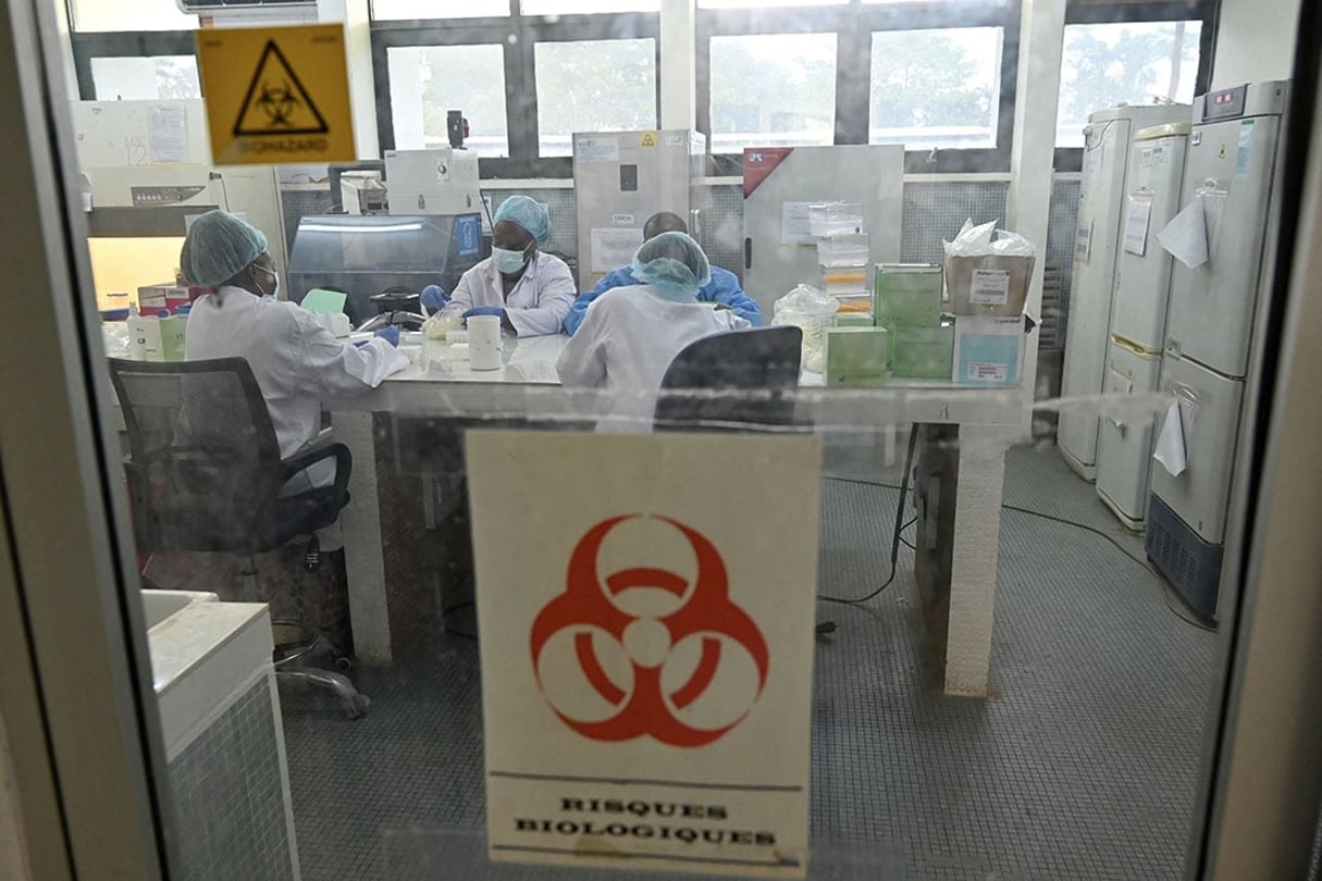 Département des virus épidémiques, à l’Institut Pasteur d’Abidjan, en mai 2020 © ISSOUF SANOGO / AFP
