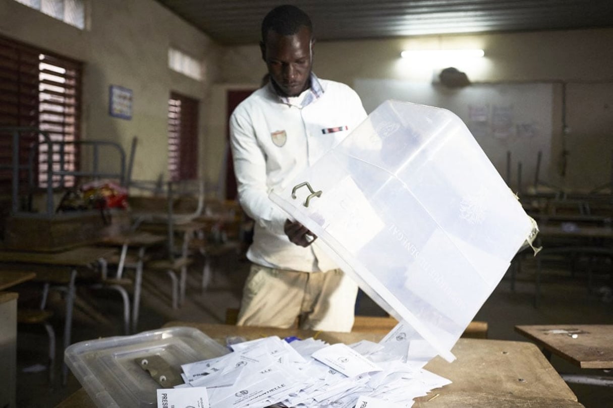 Incapable de s’unir en vue des élections locales prévues le 23 janvier 2022, l’opposition pourrait bien payer ses tiraillements au prix fort. © MICHELE CATTANI/AFP