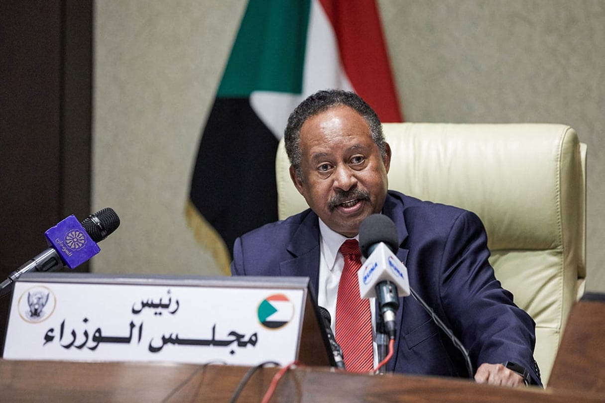 Le Premier ministre soudanais Abdalla Hamdok, à la tête du gouvernement de transition, lors d’une réunion du cabinet, à Khartoum le 21 septembre 2021. © AFP