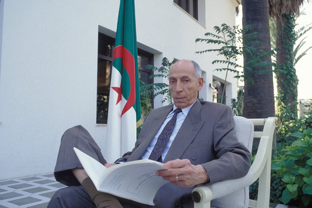 Mohamed Boudiaf en 1992 à Alger © Daniel SIMON/Gamma-Rapho via Getty Images