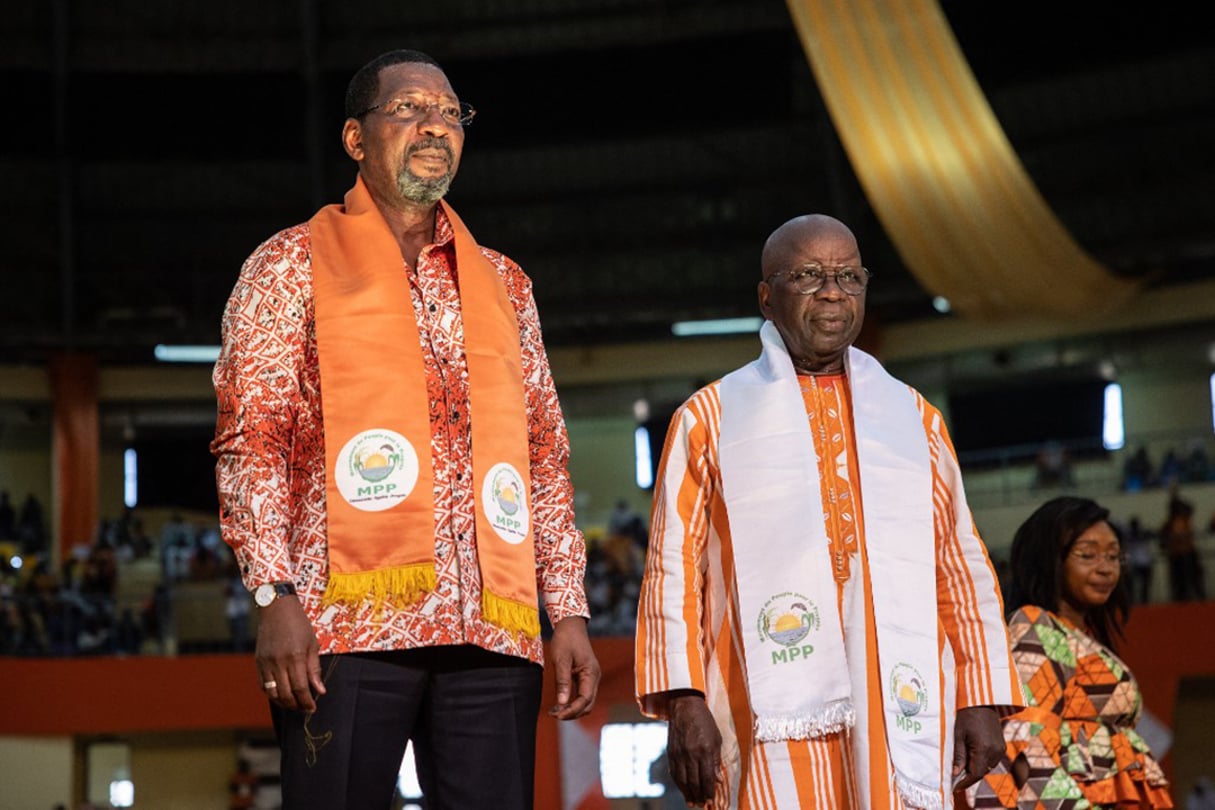 Allassane Bala Sakandé (à gauche), nouveau président du MPP, et Simon Compaoré. © OLYMPIA DE MAISMONT/AFP