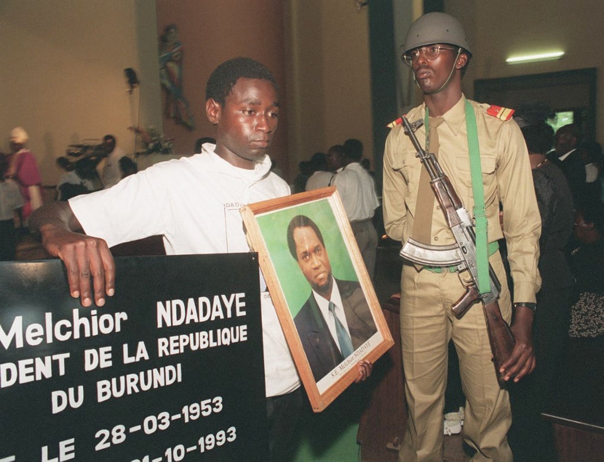 Funérailles de Melchior Ndadaye, le 6 décembre 1993, à Bujumbura © ALEXANDER JOE/AFP