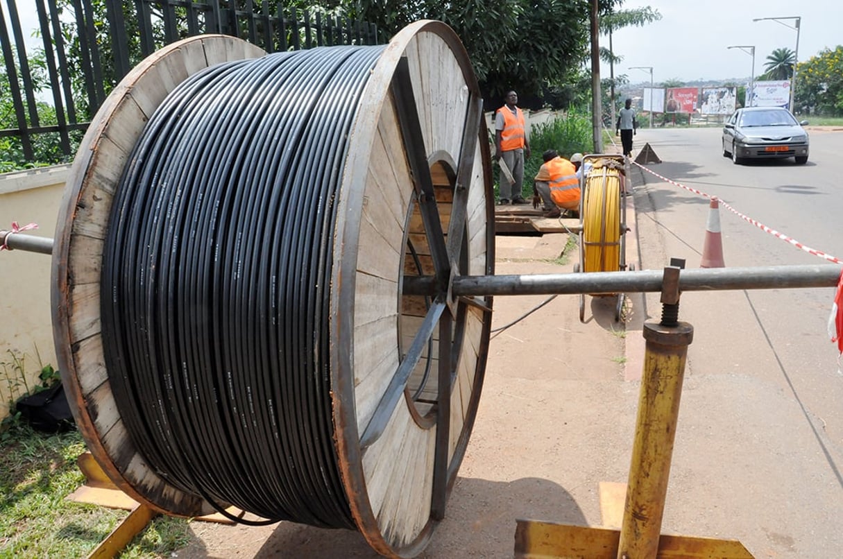 L’installation de la fibre optique dans la ville de Yaoundé est l’un des chantiers prioritaires au Cameroun. © MABOUP
