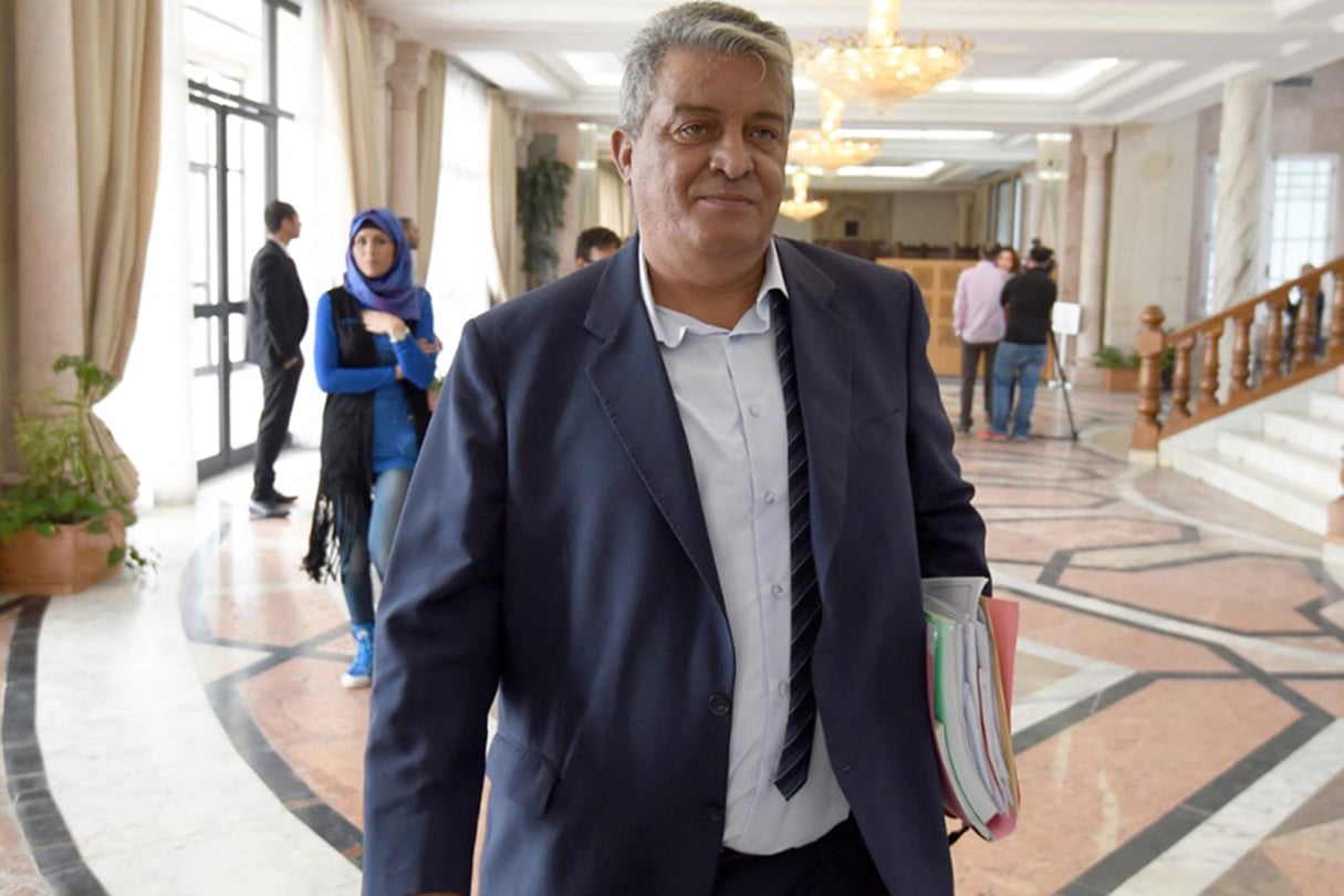 Le juriste Mondher Belhaj Ali arrivant à l’Assemblée peu avant d’annoncer sa démission du parti Nidaa Tounes, le 4 novembre 2015. © FETHI BELAID/AFP