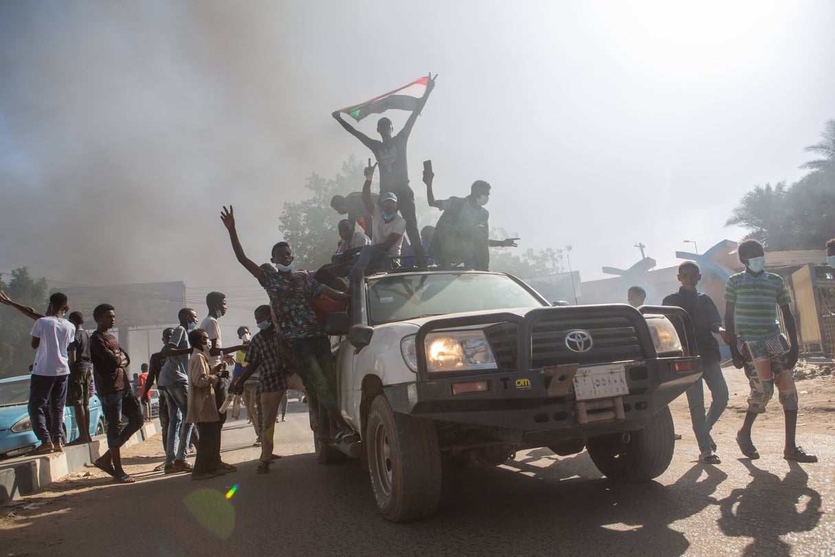 Des manifestants protestent contre l'arrestation du Premier ministre, le 25 octobre 2021 à Khartoum. &copy; NICOLAS CORTES/ZEPPELIN/SIPA