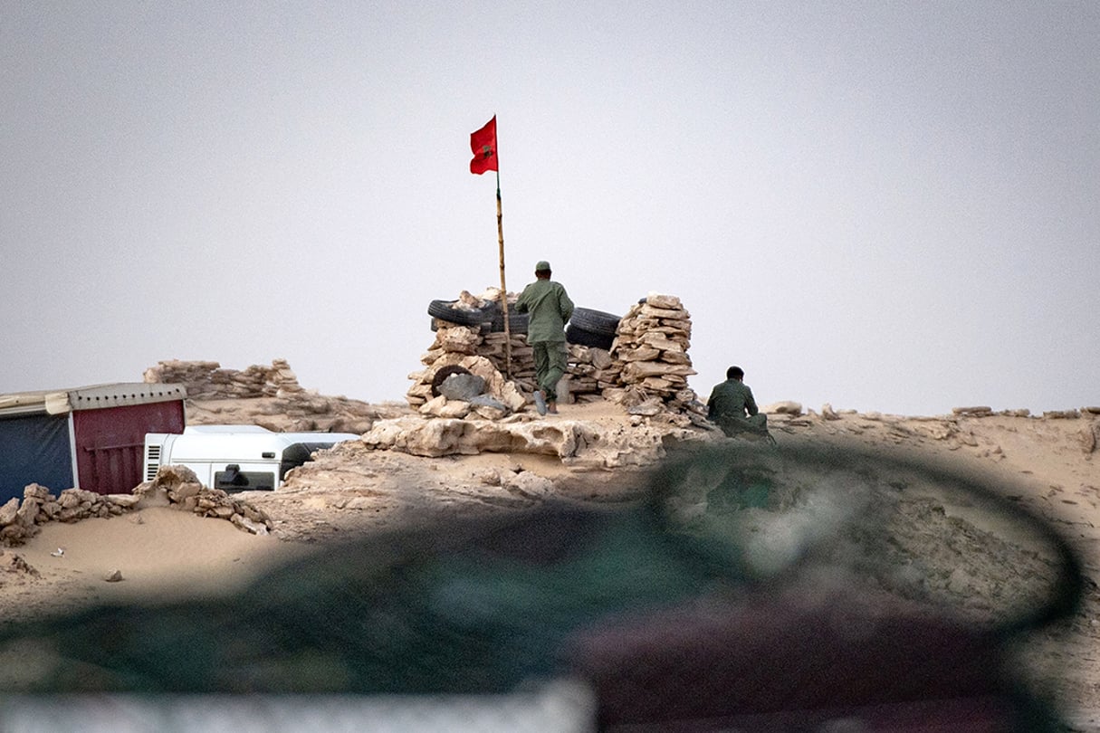Des soldats marocains dans la région de Guerguerate, le 23 novembre 2020. © FADEL SENNA/AFP