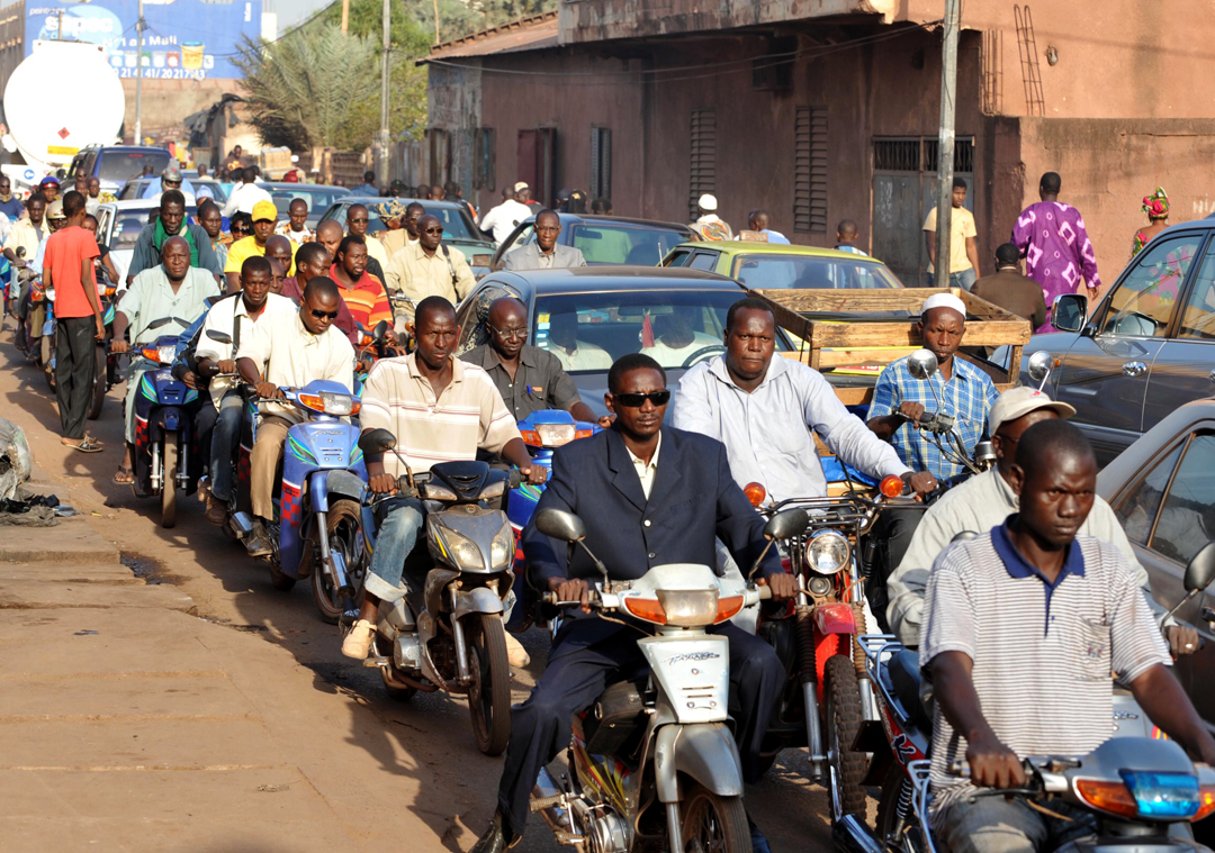 Des bouchons dans les rues de Bamako, au Mali, en novembre 2010. © DR