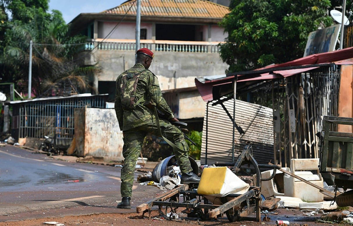 Un soldat ivoirien à M’Batto, en novembre 2020 © ISSOUF SANOGO/AFP