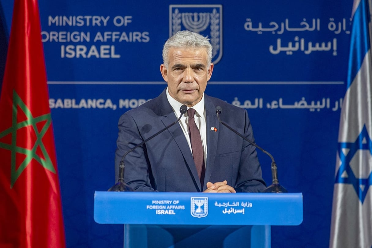 Yaïr Lapid, lors d’une conférence de presse à Casablanca, au Maroc, le 12 août 2021. © AFP