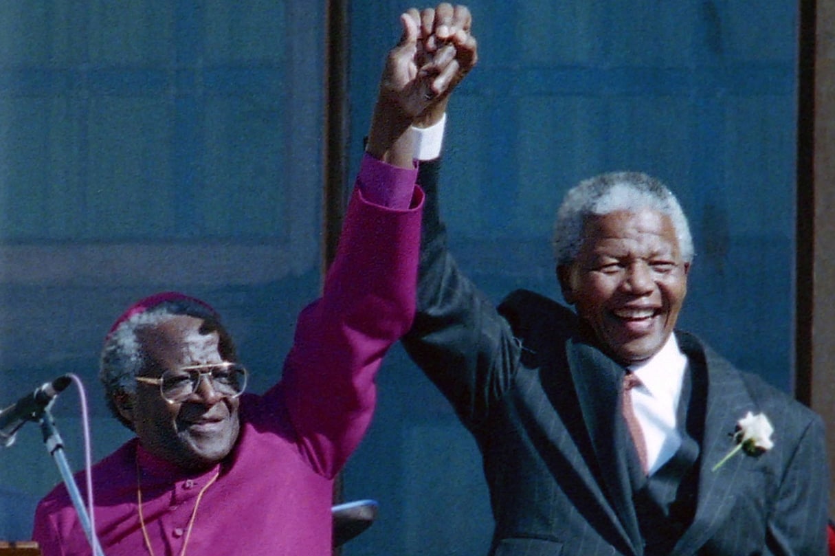 Desmond Tutu et Nelson Mandela, en 1994. &copy; Jerry Holt/AP/SIPA