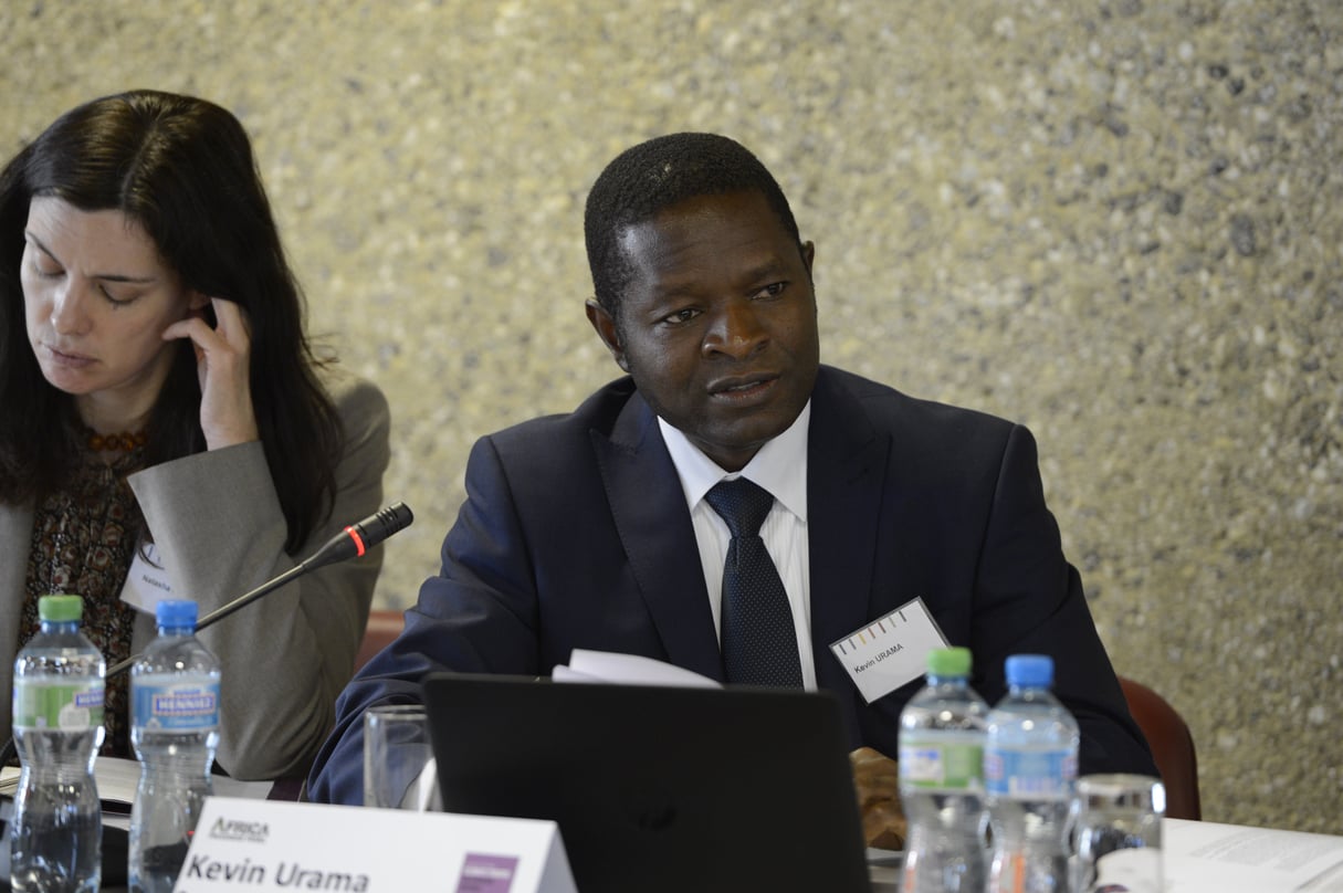 Kevin Urama, en octobre 2014, durant un panel d’experts réunis pour préparer l’Afrique Progress Report. © Eric Roset/Africa Progress Panel/Flickr/Licence CC