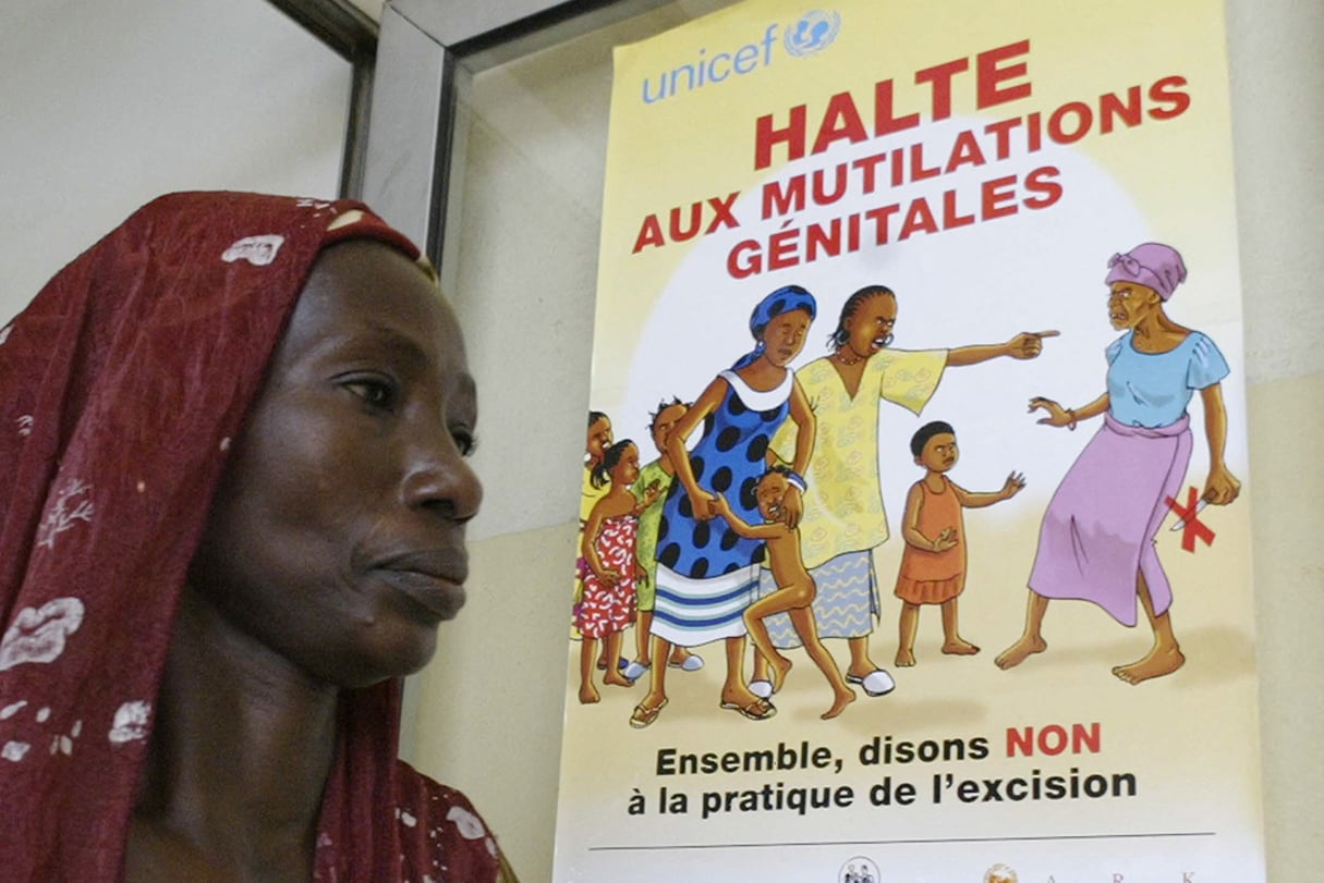 Rassemblement contre l’excision à Abidjan, en 2005 © KAMBOU SIA/AFP