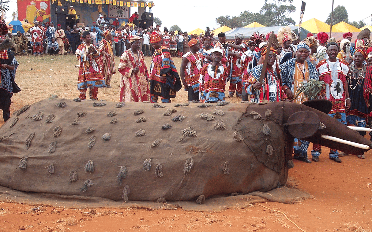 Le totem éléphant de la chefferie bafou est présenté dans l'exposition « Sur la route des chefferies du Cameroun », au musée du quai Branly. &copy; La route des chefferies
