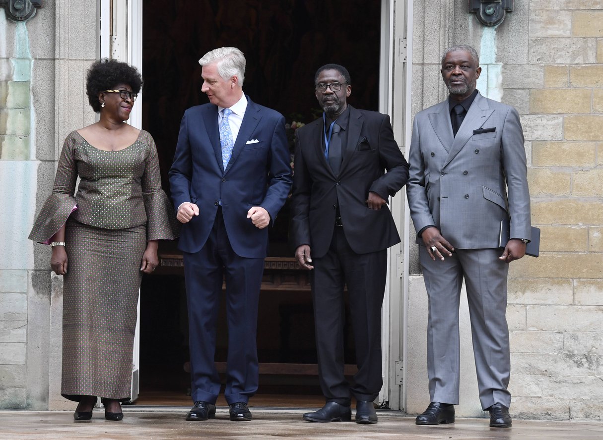 Les enfants de Patrice Lumumba - Juliana, François et Laurent - aux cotés du roi Philippe, le 20 juin 2022 à Bruxelles. &copy; Geert Vanden Wijngaert/AP/SIPA