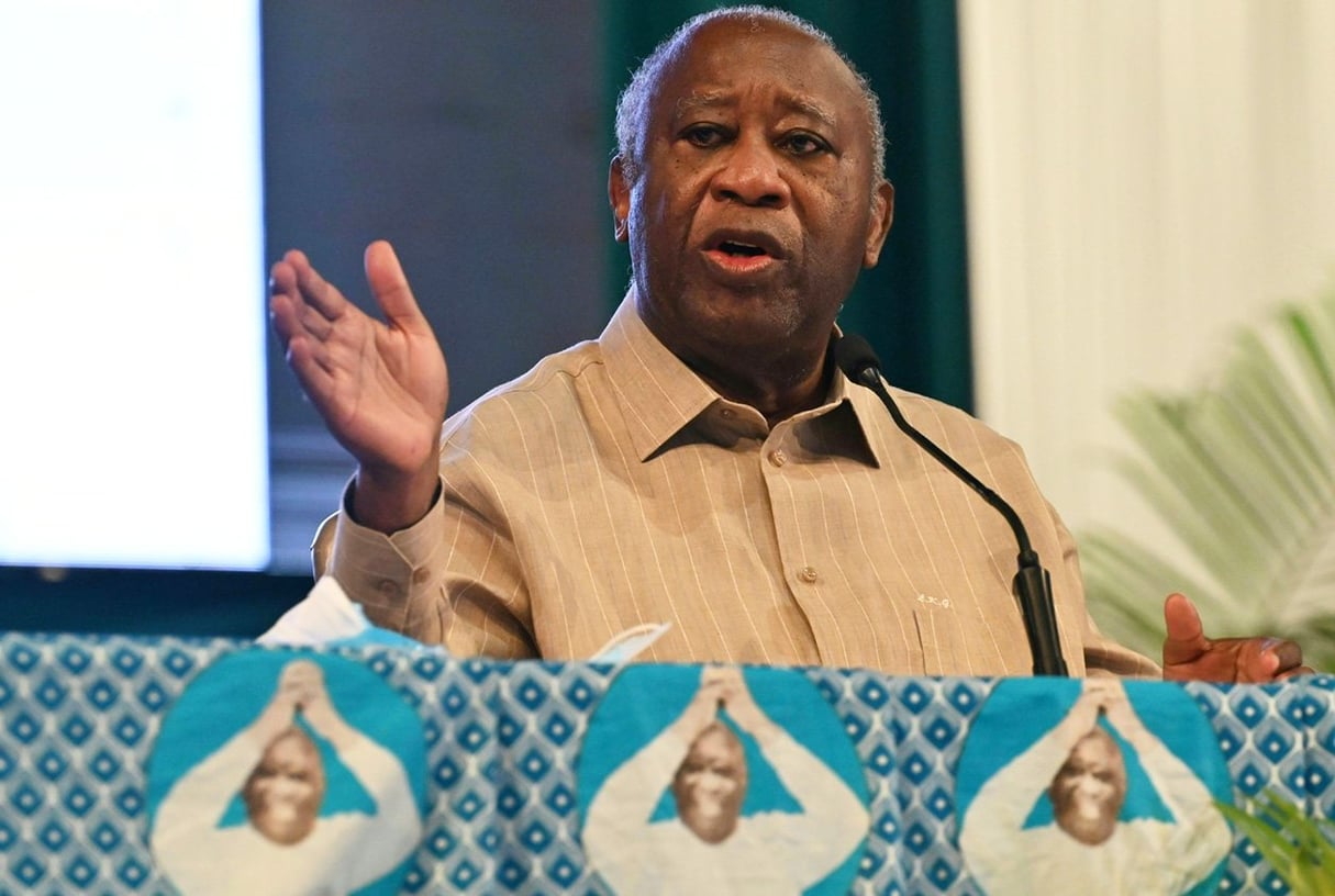 Laurent Gbagbo devant les militants du PPA-CI, en octobre 2022. &copy; ISSOUF SANOGO:AFP