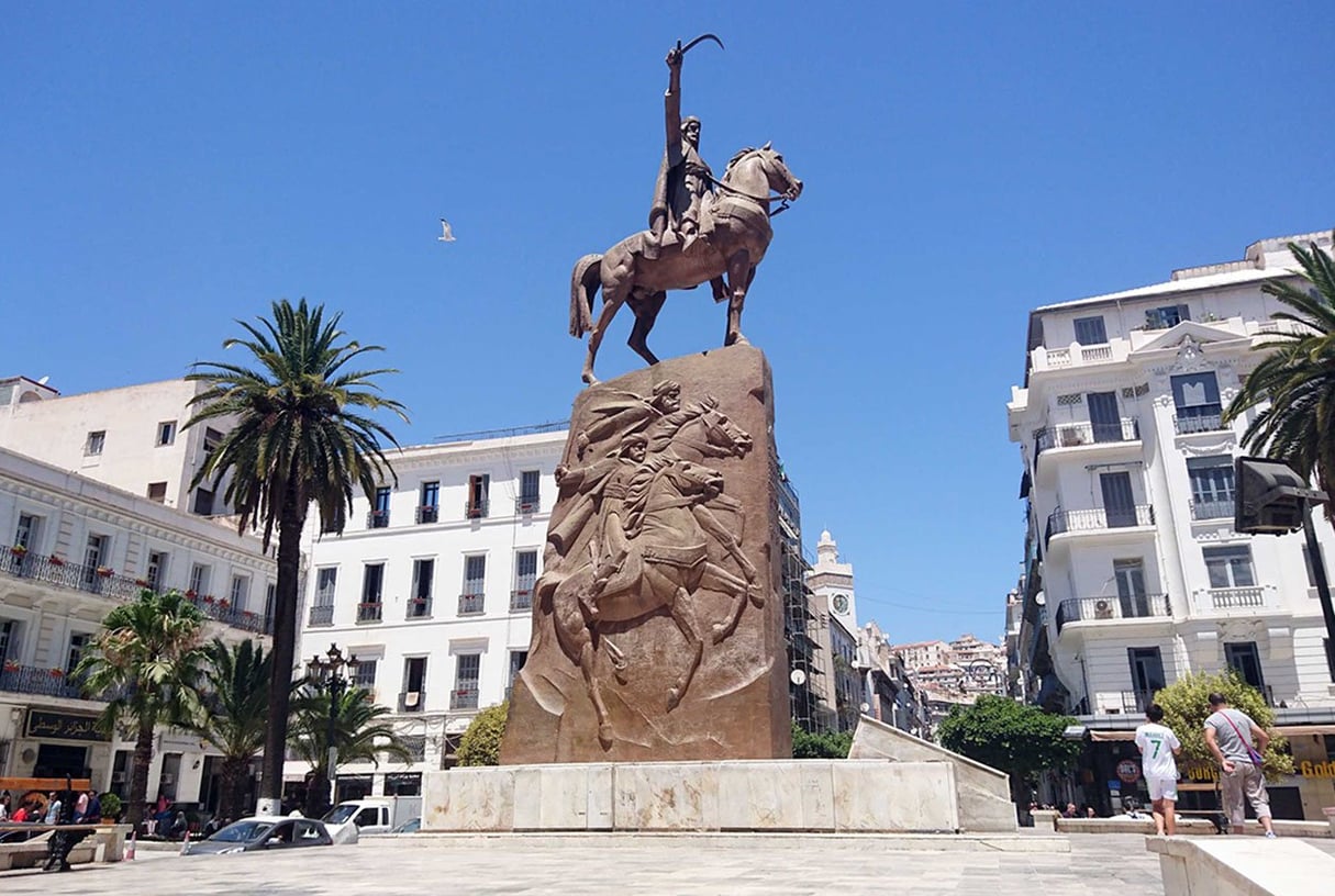 Statue de l'émir Abdelkader, à Alger. &copy; Allili Mourad/SIPA