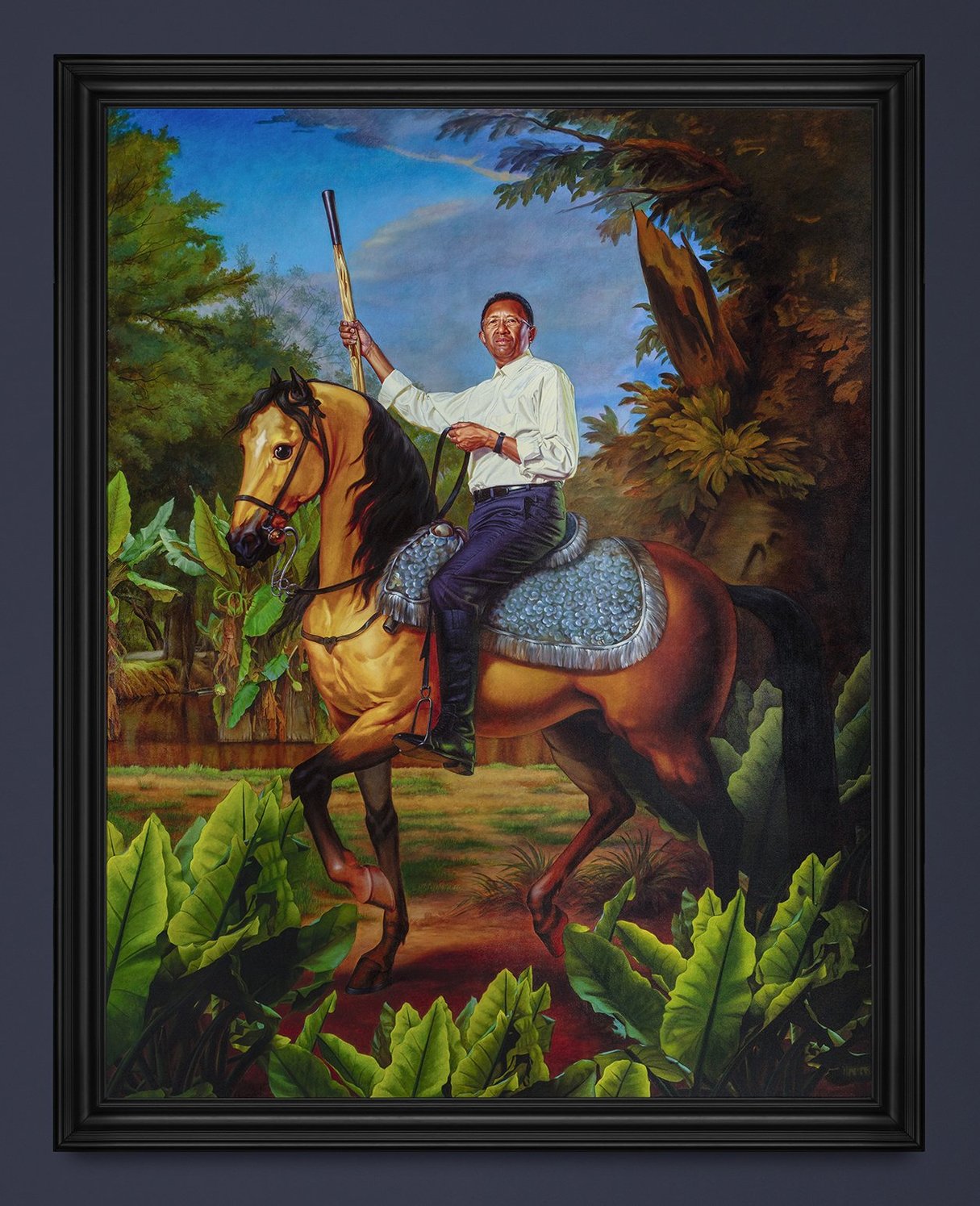Portrait de Hery Rajaonarimampianina, président de Madagascar, réalisé par l’artiste Kehinde Wiley – musée du quai Branly, à Paris. &copy; Tanguy Beurdeley/Courtesy Musée du Quai Branly