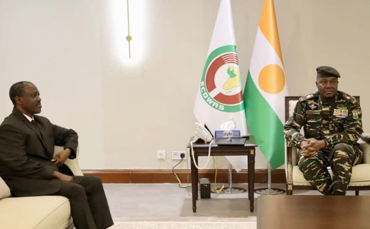Guillaume Soro a rencontré le général Abdourahamane Tiani, le 13 novembre 2023, à Niamey. © Twitter Guillaume Soro