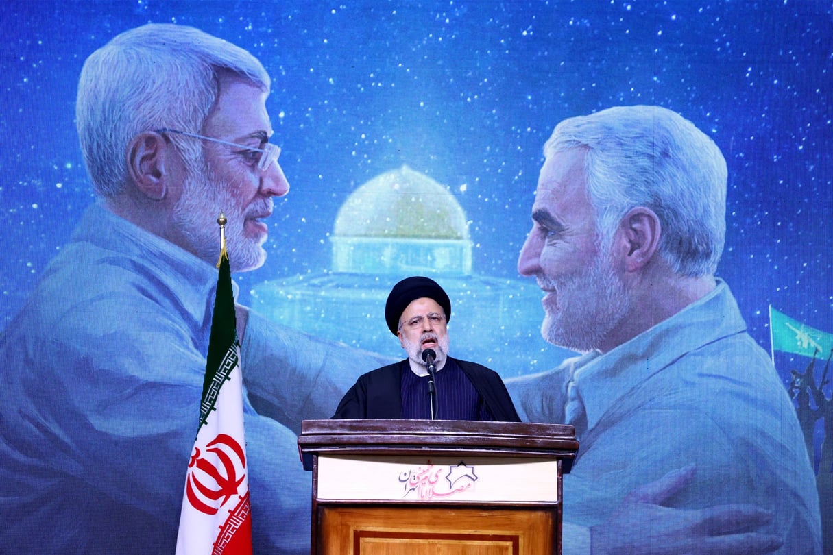 Le président iranien Ebrahim Raïssi lors d’une cérémonie de commémoration marquant l’anniversaire de l’assassinat en 2020 du général des Gardiens de la révolution Qasem Soleimani à Téhéran, le 3 janvier 2024. © ATTA KENARE / AFP