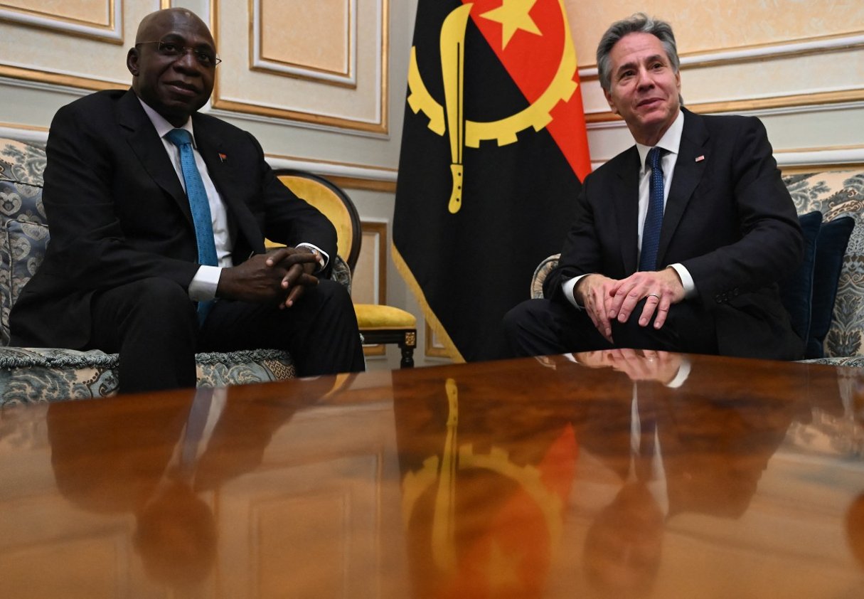 Le secrétaire d’État américain Antony Blinken et le ministre angolais des Affaires étrangères Tete António à Luanda, le 25 janvier 2024. © ANDREW CABALLERO-REYNOLDS / POOL / AFP