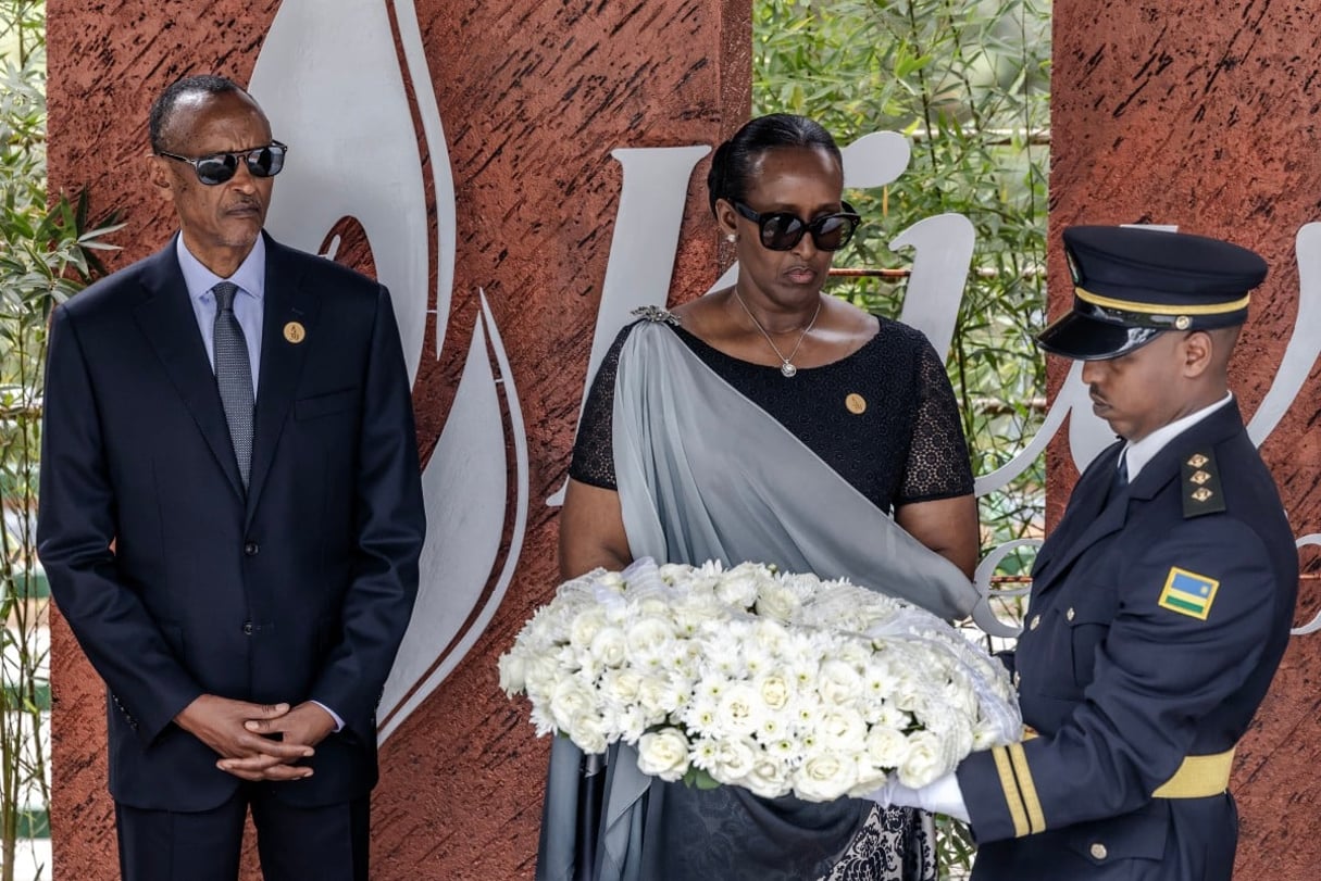Le président rwandais Paul Kagame et sa femme Jeannette lors des commémorations du trentième anniversaire du génocide des Tutsi au Rwanda, le 7 avril 2024. © LUIS TATO / AFP
