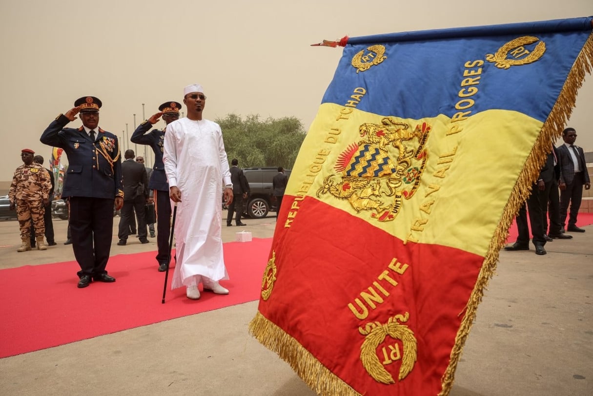 Le président élu du Tchad, le général Mahamat Idriss Deby Itno arrive au Palais des arts et de la culture de N’Djamena pour son investiture, le 23 mai 2024. © Joris Bolomey / AFP