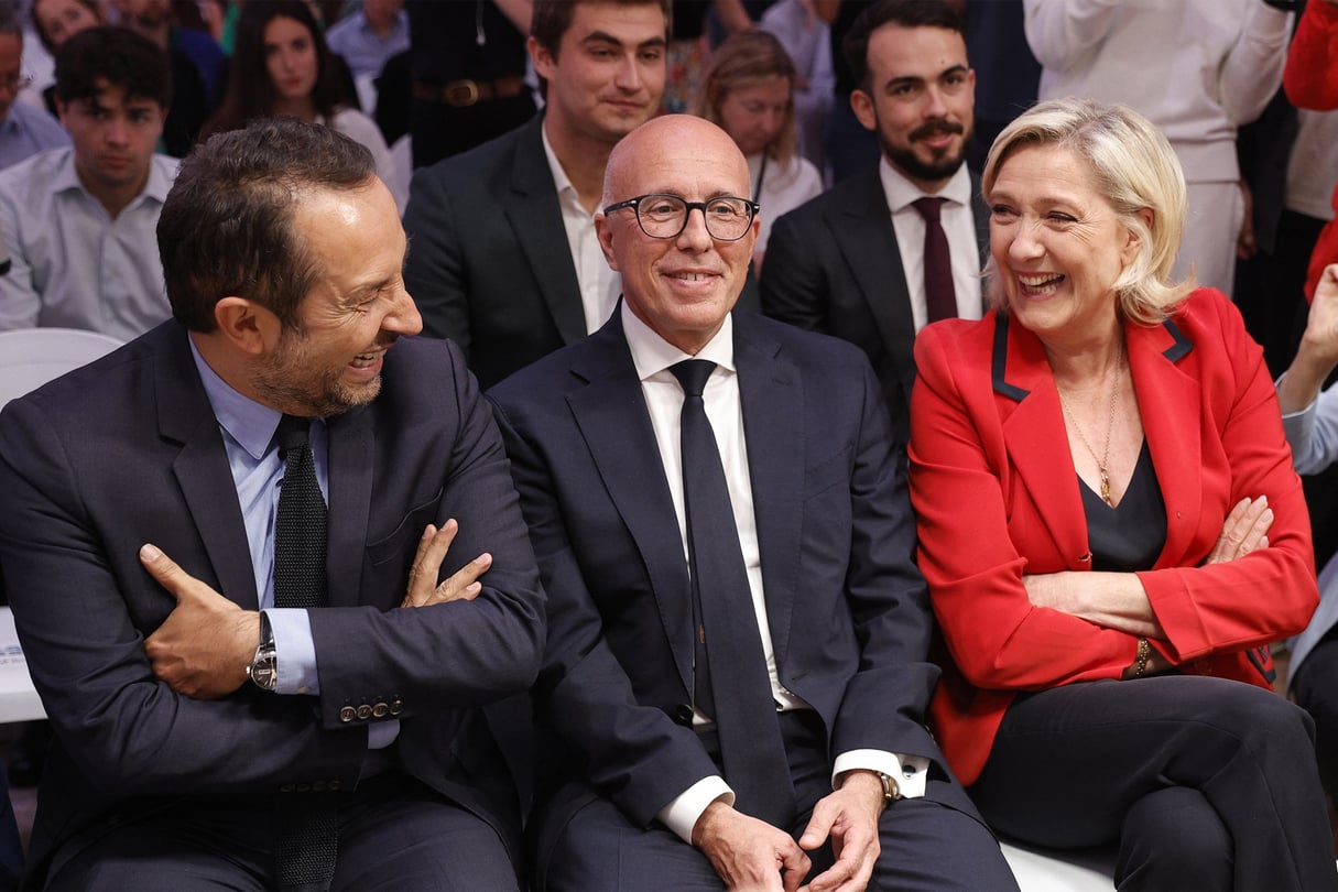 Sébastien Chenu, Éric Ciotti et Marine Le Pen lors d’une conférence de presse de la dirigeante du Rassemblement national à Paris, le 24 juin 2024. © Geoffroy VAN DER HASSELT / AFP
SUR
