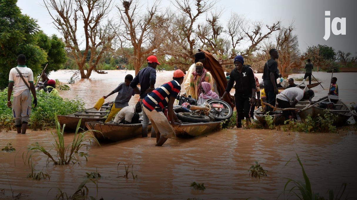 Le 20 août, sur la route reliant Niamey aux provinces du Tillabéri, au Niger. © BOUREIMA HAMA / AFP