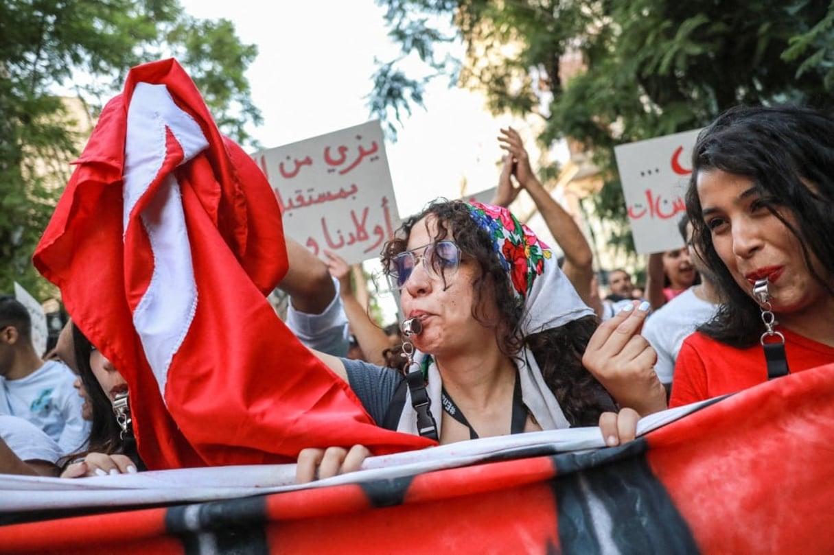 Lors d’une manifestation réclamant plus de démocratie, en Tunisie, le 4 octobre 2024. © Chedly Ben Ibrahim/NurPhoto via AFP