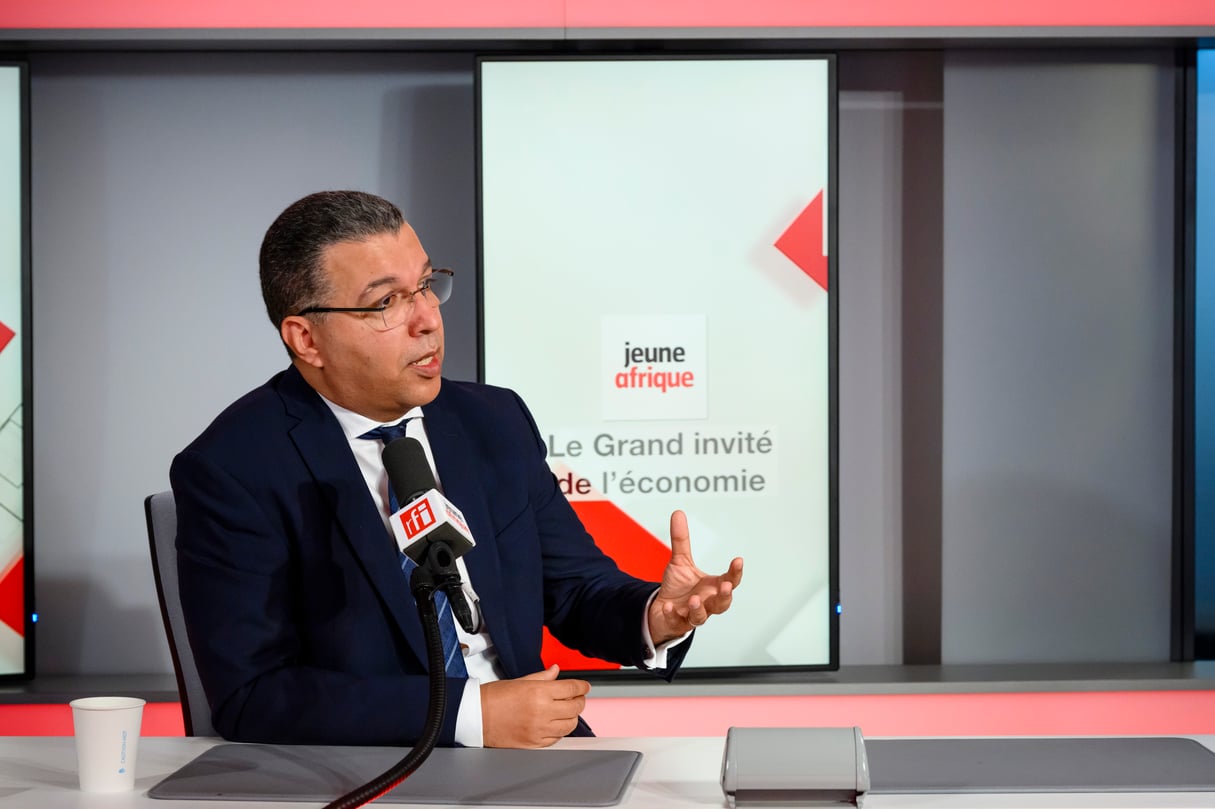 Enregistrement de l'émission Eco d'ici, Eco d'ailleurs chez RFI avec Tarik Senhaji, CEO de la bourse de Casablanca le 04 décembre 2024. &copy; Christel Jeanne/Jeune Afrique