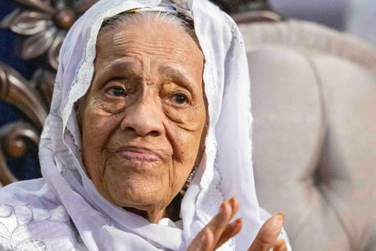 Andrée Touré, le 9 février 2025, lors de ses retrouvailles avec son fils Mohamed Touré. © Présidence de la République de Guinée