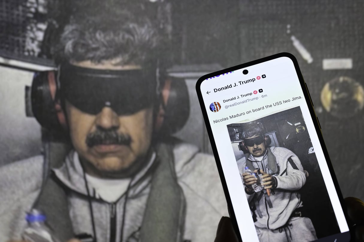 President Donald Trump share a picture on his Truth profile, Trump says Nicolas Madura on board the USS Iwo Jima. US has 'captured' Venezuelan President Maduro and his wife in 'large scale strike' in this photo illustration. Taken in Brussels, Belgium, on 3 January 2026. Jonathan Raa/Sipa USA/SIPA